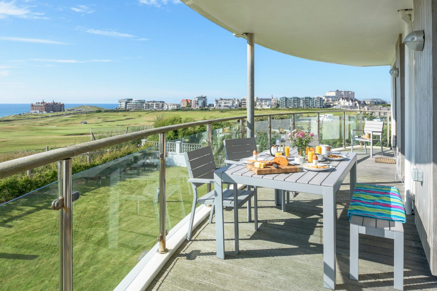The Pearl Beach Apartment